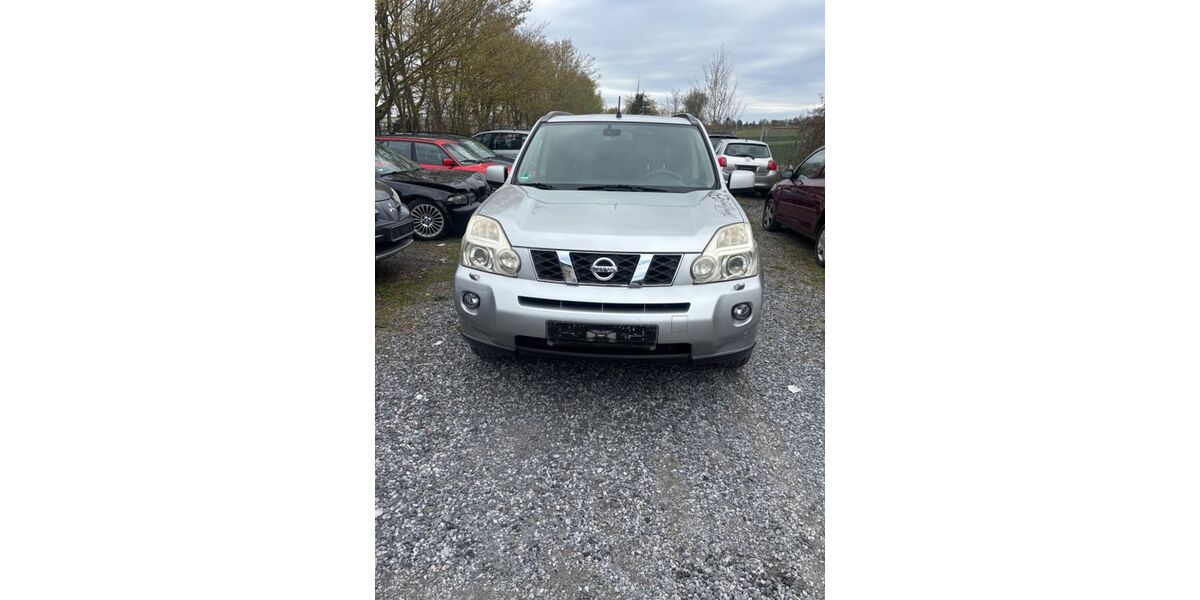 Nissan X-Trail 234.000 km 3.200 &euro; Eschhofen 65552
