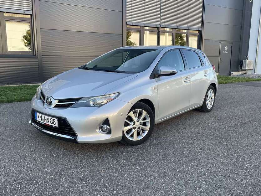 Toyota Auris 155.000 km 10.100 € Rielasingen 78239