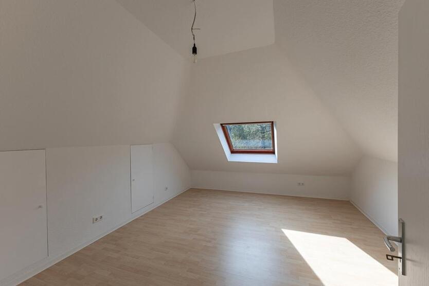 4 Zimmer Dachgeschoßwohnung mit Gartennutzung