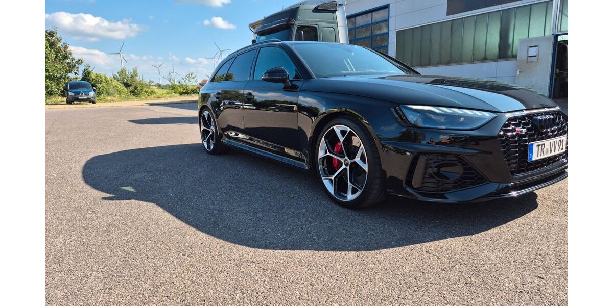 Audi RS4 51.000 km 64.999 &euro; Ralingen-Kersch 54310