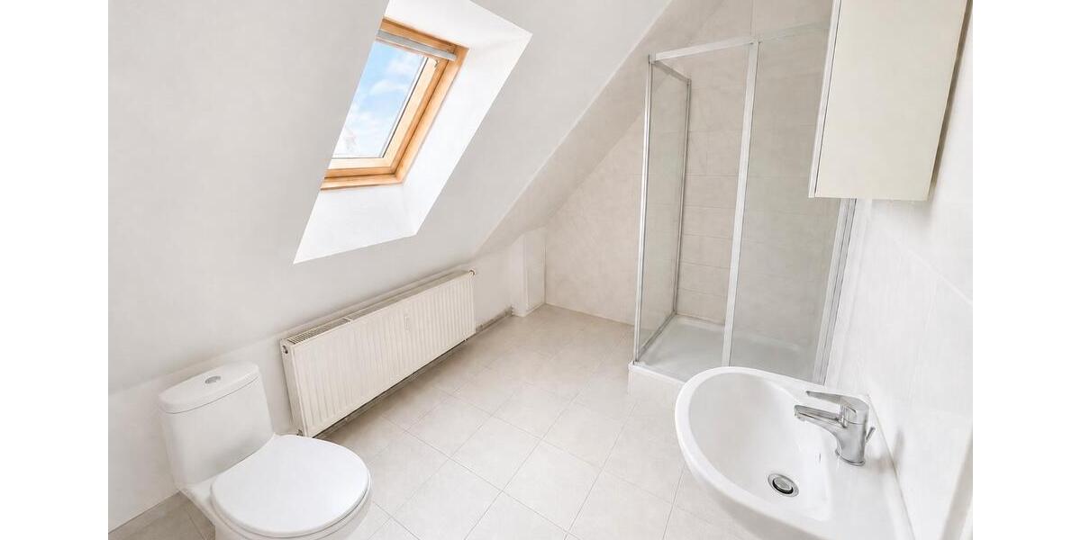 Dachgeschoßwohnung Weinheim - 2 Zimmer, 64 m&sup2;, 820&euro; | Angebot:26563799