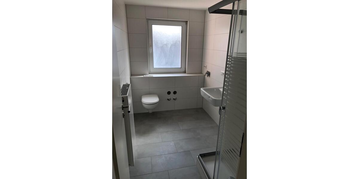 Erstbezug nach Sanierung! Schöne 3-Zimmer-Wohnung mit Balkon in der Kernstadt! 3 zimmer