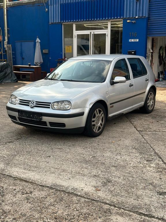 VW Golf 358.103 km 1.349 € Karlsruhe 76185