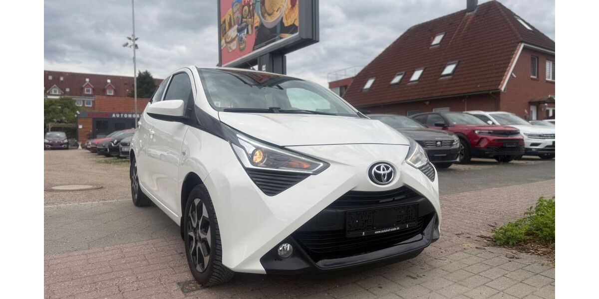 Toyota Aygo (X) 63.641 km 9.490 &euro; Stade 21680