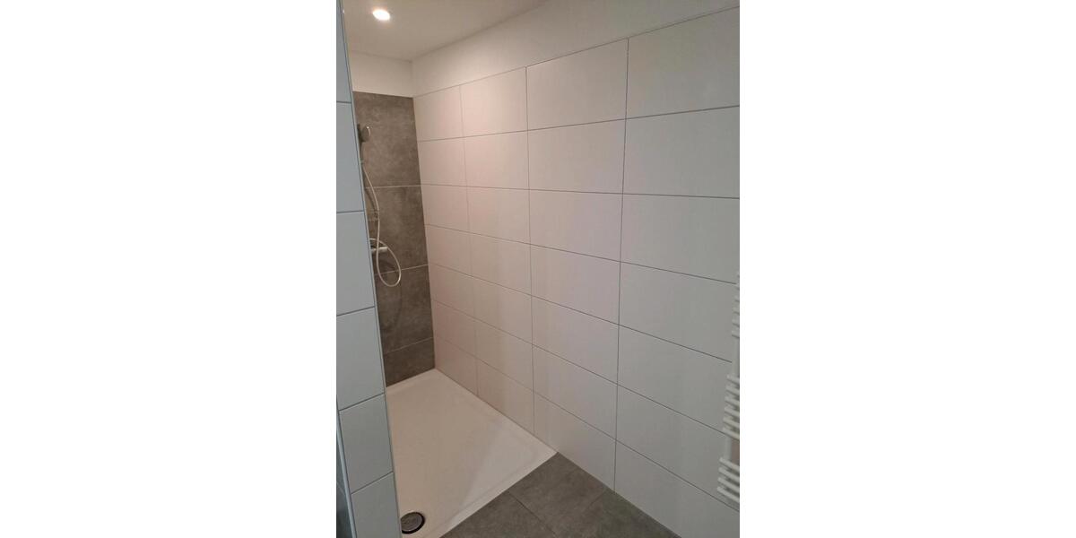 DG- Wohnung 900€ Kaltmiete... 3 zimmer