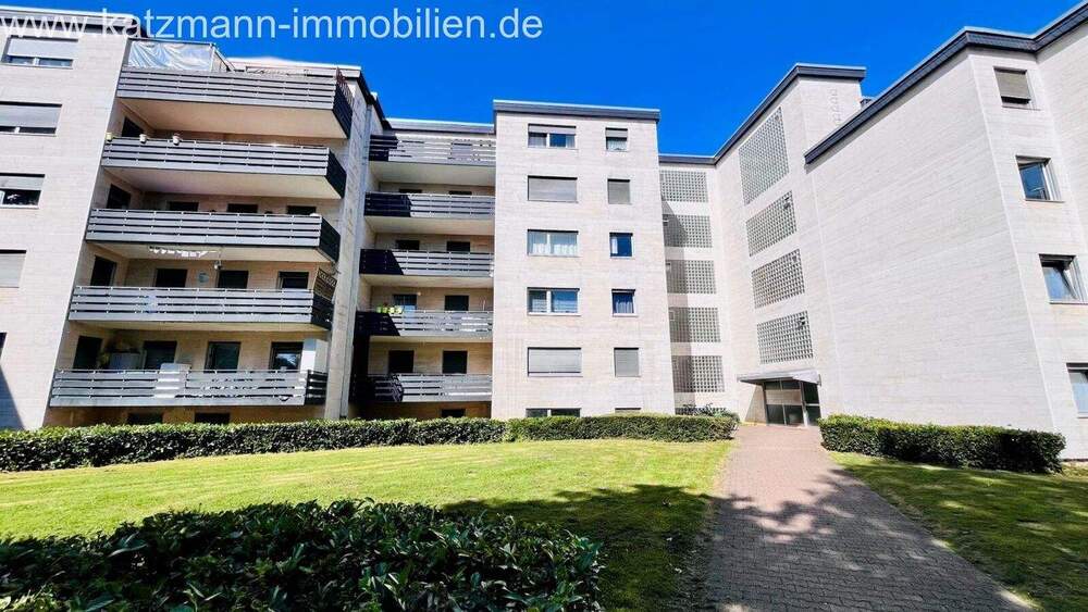 Charmante 3-Zimmer-Eigentumswohnung mit großem Balkon zu verkaufen 3 zimmer
