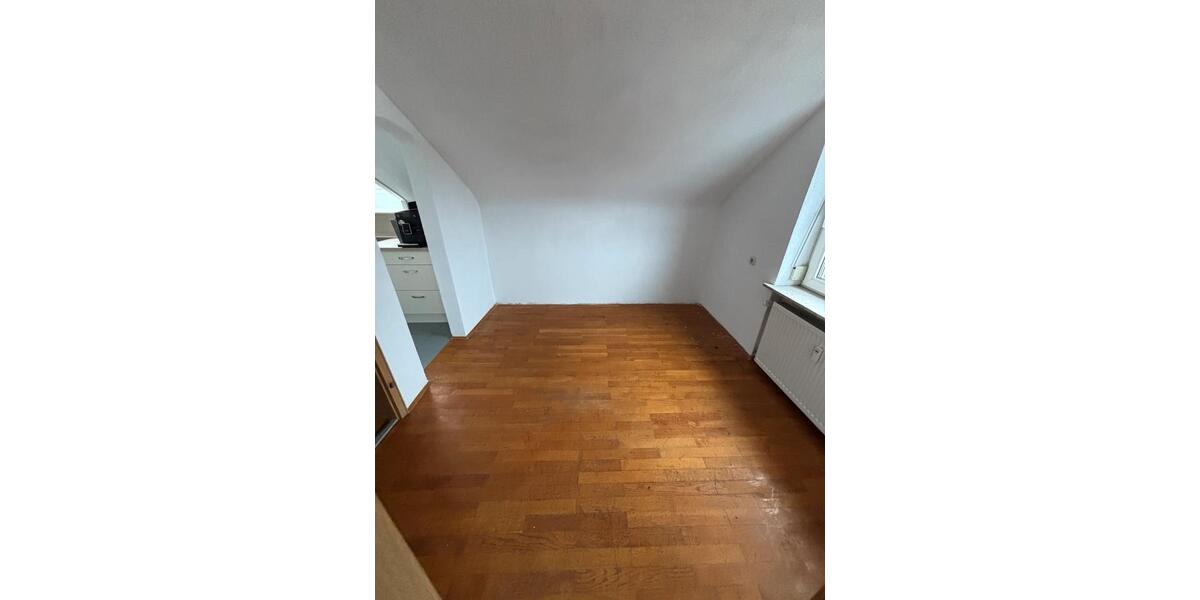 Dachgeschoßwohnung Vöhringen - 3 Zimmer, 64 m&sup2;, 900&euro; | Angebot:25174892