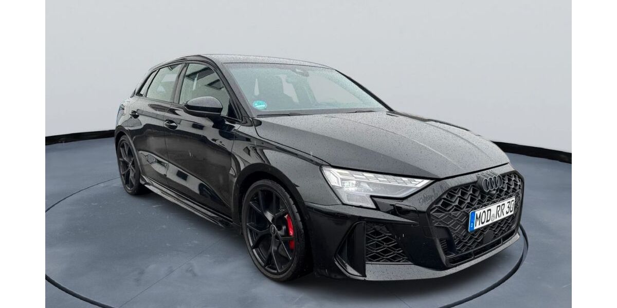 Audi RS3 18.500 km 61.880 &euro; Bad Wörishofen 86825
