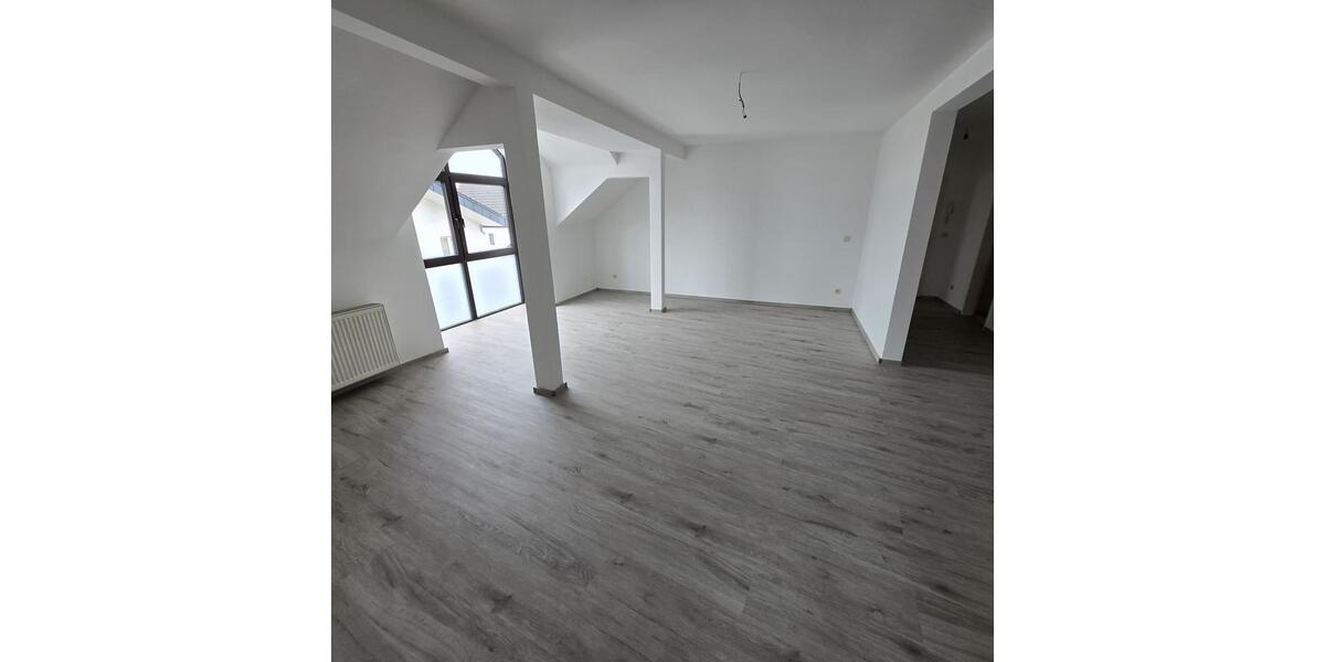 Dachgeschoßwohnung Riedstadt - 3 Zimmer, 75 m&sup2;, 990&euro; | Angebot:26547045