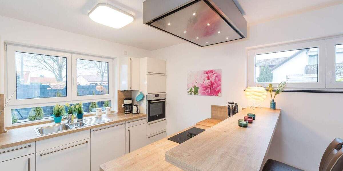 Doppelhaushälfte Oberreichenbach - 6 Zimmer, 196 m&sup2;, 2.490&euro; | Angebot:25355700