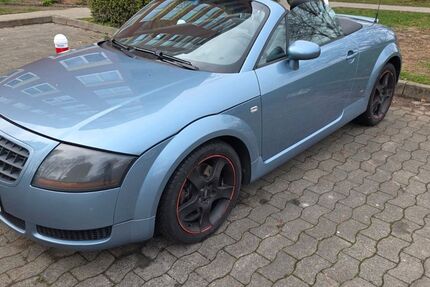 Audi TT 199.000 km 8.800 &euro; Flörsheim am Main 65439