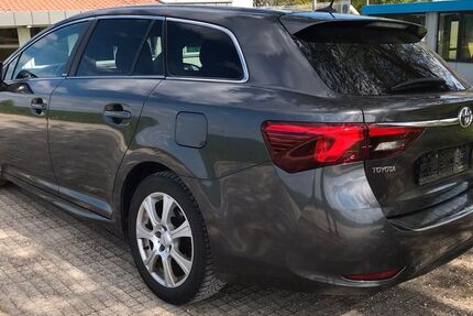 Toyota Avensis 158.000 km 8.890 &euro; Walddorfhäslach 72141