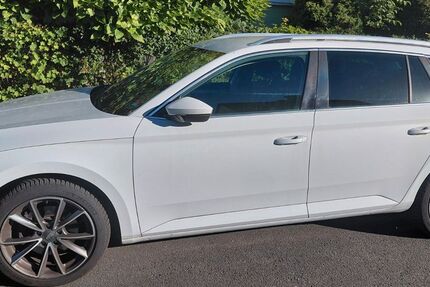 Skoda Superb 128.000 km 10.999 &euro; Nürnberg 90451