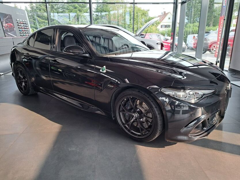 Alfa Romeo Giulia 5.900 km 67.980 € Diedorf / Augsburg 86420