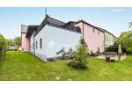 Geräumiges Haus mit 792 m² Nutzfläche, Scheune für 10 Fahrzeuge, Gartenparadies und Ausbaureserve