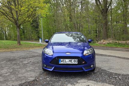 Ford Focus 143.255 km 9.850 &euro; Weilburg 35781