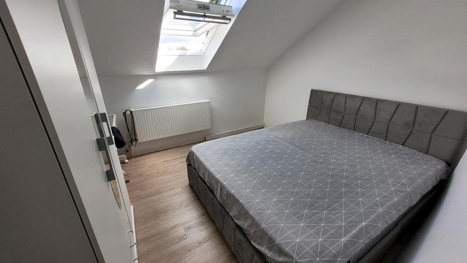 Dachgeschoßwohnung Wuppertal Gemarkung Langerfeld - 5 Zimmer, 120 m&sup2;, 230.000&euro; | Angebot:22881440
