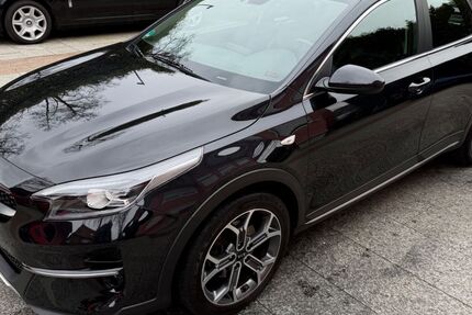 Kia XCeed 92.000 km 13.980 &euro; München 81827