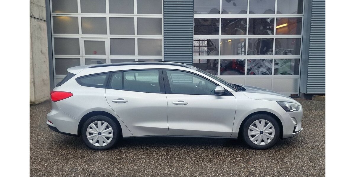 Ford Focus 1.0 EcoBoot Trend 52.000 km 15.399 &euro; Landau 76829