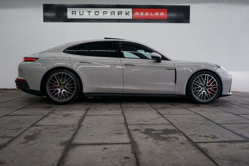 Porsche Panamera 12.900 km 143.880 € Asslar 35614