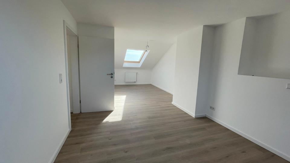 Dachgeschoßwohnung Goldbach - 4.5 Zimmer, 126 m&sup2;, 1.500&euro; | Angebot:26648221