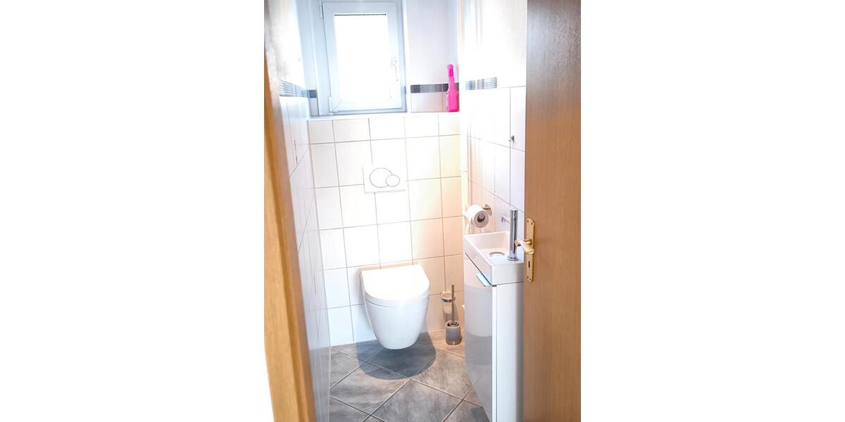 Etagenwohnung Tettnang - 6 Zimmer, 150 m&sup2;, 1.900&euro; | Angebot:26285265