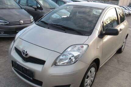 Toyota Yaris 36.000 km 4.900 &euro; Leverkusen 51371
