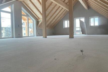 Moderne Neubau-Dachgeschosswohnung mit Balkon in zentraler Lage 4 zimmer