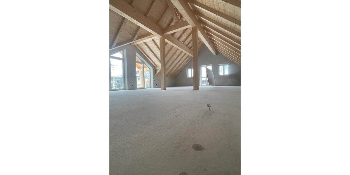 Moderne Neubau-Dachgeschosswohnung mit Balkon in zentraler Lage 4 zimmer