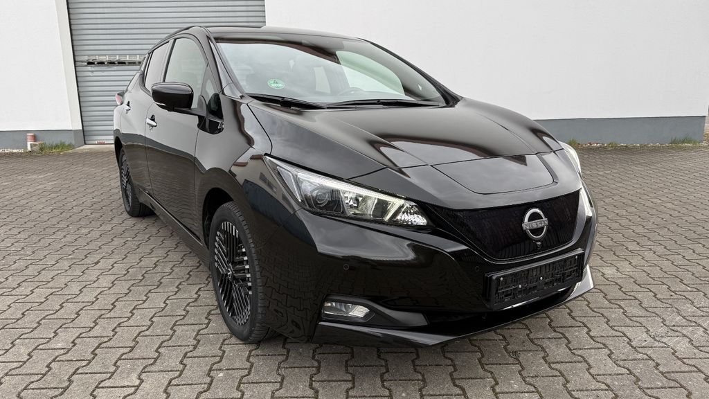 Nissan Leaf 7.700 km 18.800 &euro; Berlin 13088