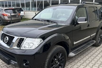 Nissan Pathfinder 168.000 km 12.999 &euro; berlin 10787