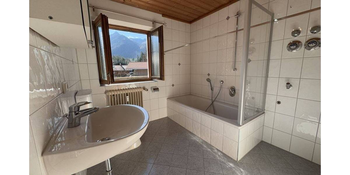 Wohnen mit Aussicht - Helle 3-Zimmer-Wohnung mit Blick auf die Brecherspitze 3 zimmer