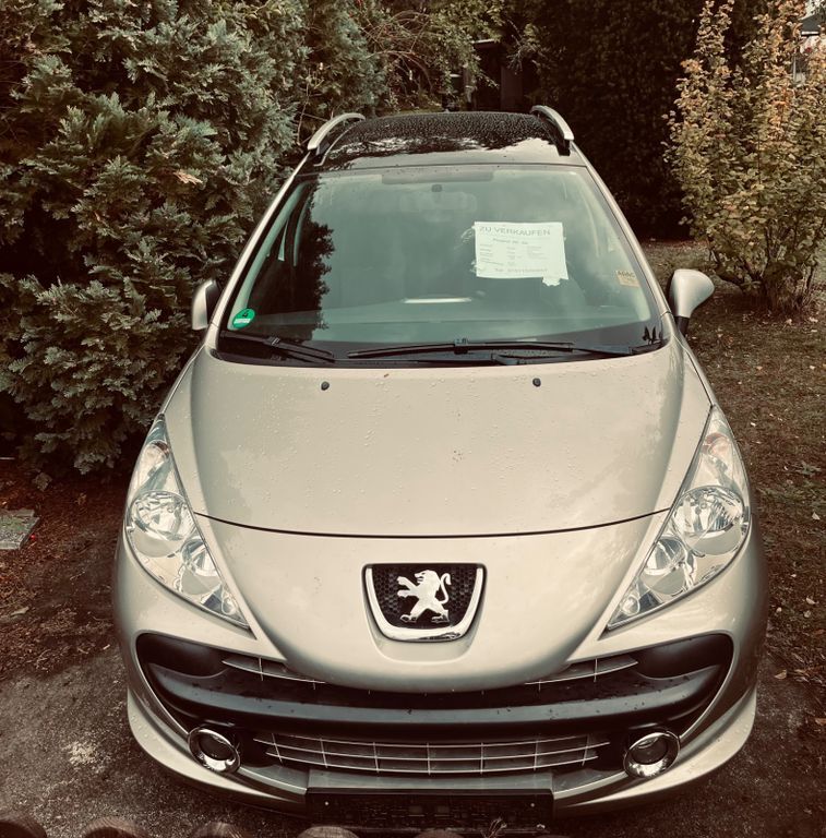Peugeot 207 146.899 km 2.900 € Bad Liebenwerda 04924