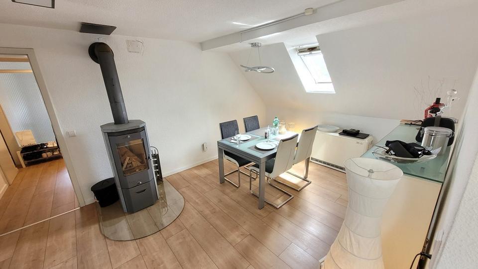 2,5-Zimmer-Wohnung mit tollem Holzofen und EBK in Unterheinriet