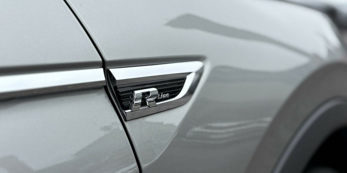 VW Tiguan 1.5 TSI RLine ACC/NAVI/AHK/SHZ/LED/1.HAND 73.187 km 25.800 &euro; Villingen-Schwenningen 78054