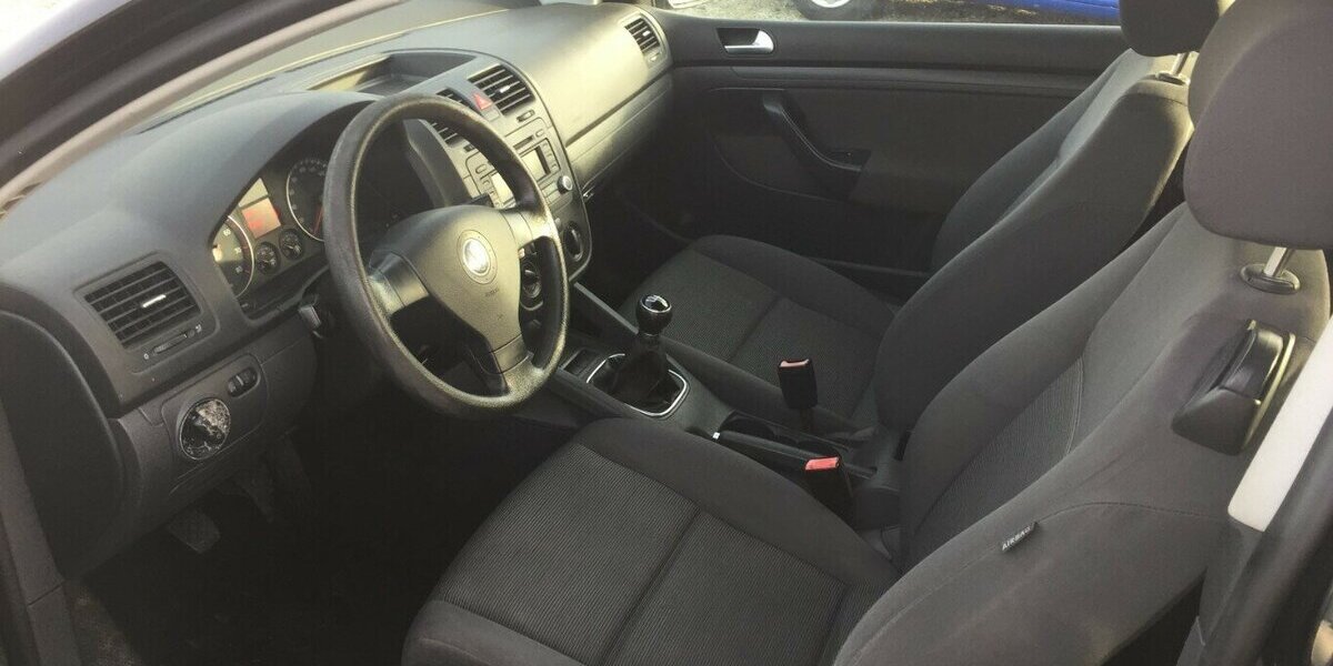 VW Golf Trendline, Klima,el.Fh. 2 Hd.,Tüv 03/28! 200.000 km 2.500 &euro; Himmelkron 95502