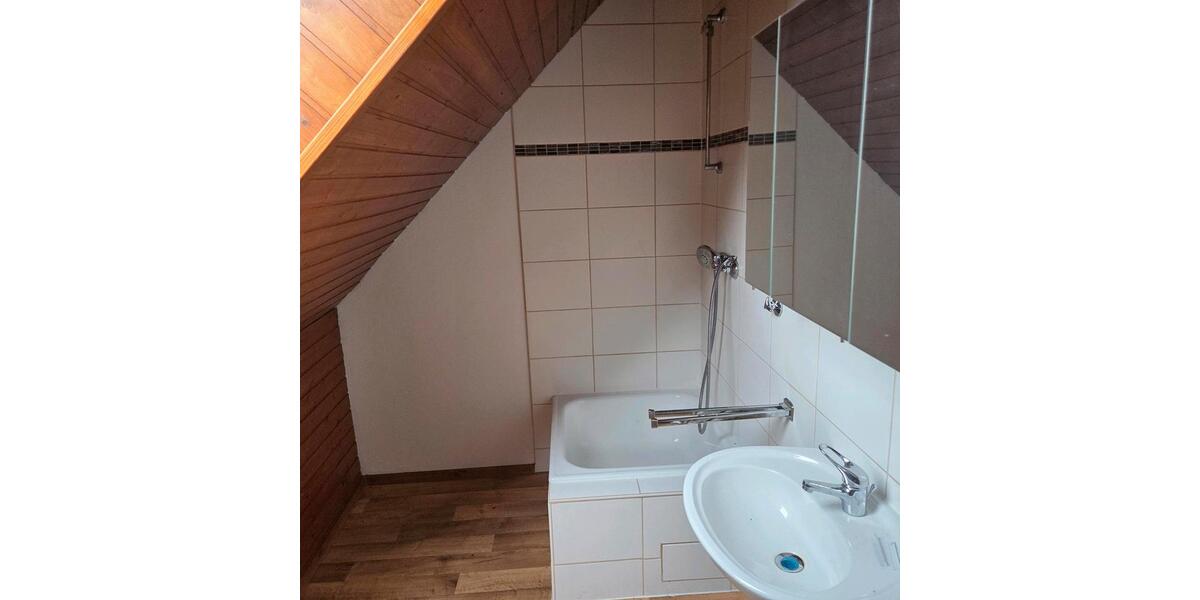 Dachgeschoßwohnung Friedberg - 2 Zimmer, 50 m&sup2;, 500&euro; | Angebot:24681474