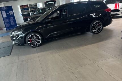 Ford Focus 83.000 km 19.700 &euro; Oldenburg 26125