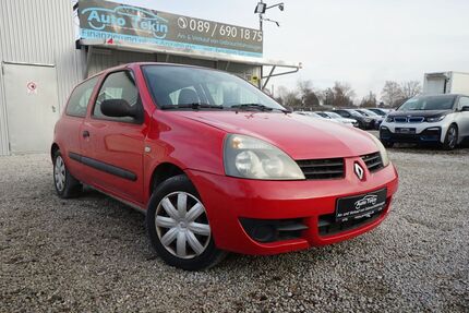 Renault Clio 136.583 km 1.490 &euro; München 81829
