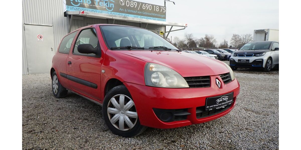 Renault Clio 136.583 km 1.490 &euro; München 81829
