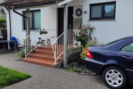 hübsche Dachgeschosswohnung in ruhiger Sackgassenendlage 2 zimmer