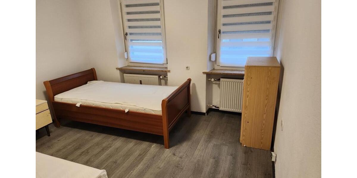 Etagenwohnung Hof Altstadt - 3 Zimmer, 65 m&sup2;, 35&euro; | Angebot:26398524
