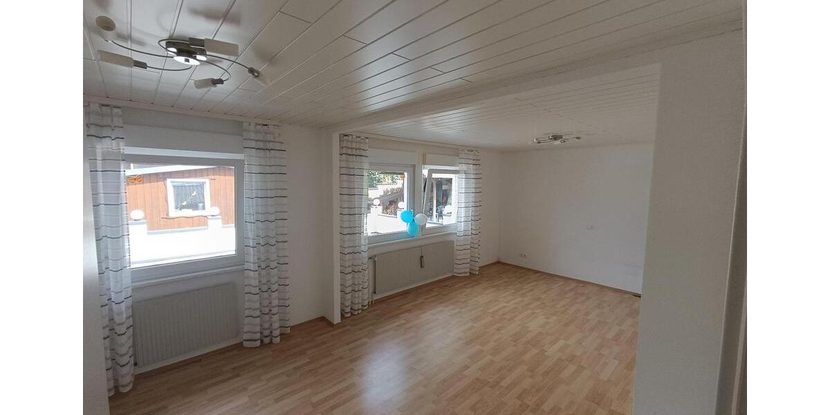Mehrfamilienhaus, Wohnhaus Höheinöd - 7.5 Zimmer, 263 m&sup2;, 399.000&euro; | Angebot:26997468