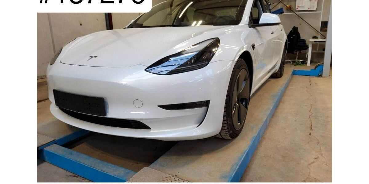 Tesla Model 3 48.594 km 30.750 &euro; Steinbach-Hallenberg OT Herges-Hallenberg 98587
