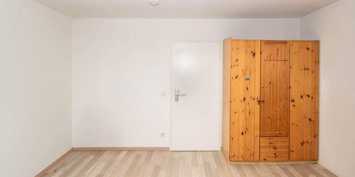 RUHIG WOHNEN, STADTNAH LEBEN Reihenhaus mit Garten, Dachterrasse und TG-Stellplatz 4 zimmer