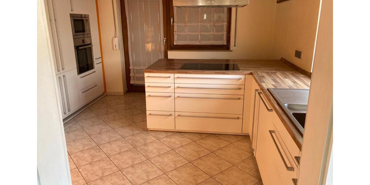 Exklusive 4,5 Zimmer Wohnung mit Luxus Einbauküche und Kamin fris 4 zimmer