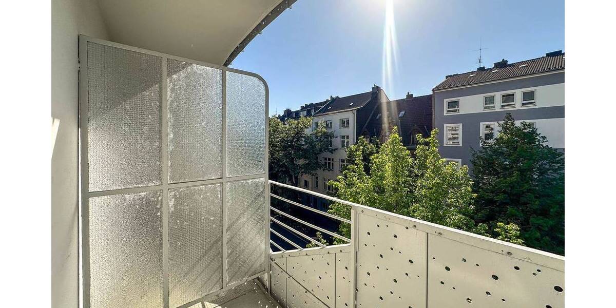 Etagenwohnung Düsseldorf Stadtmitte - 3 Zimmer, 74 m&sup2;, 1.125&euro; | Angebot:26359893