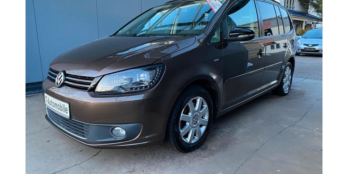 VW Touran 113.700 km 9.999 &euro; Dessau-Roßlau 06847