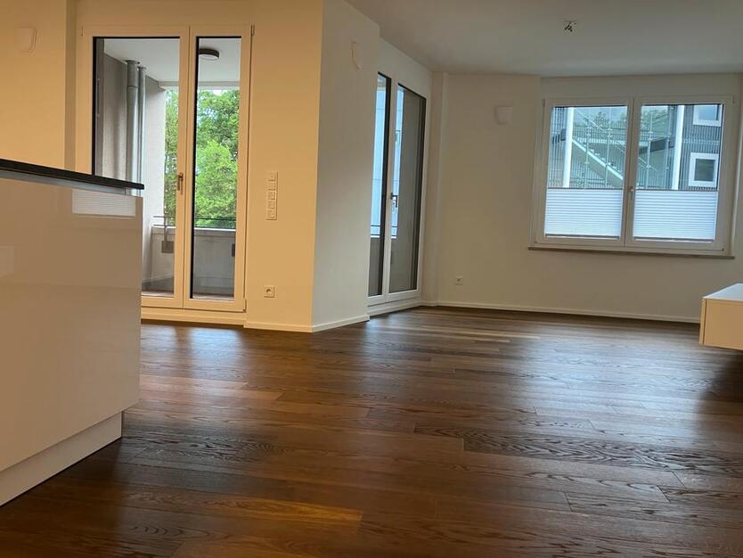 Teilmöblierte 2-Zimmer-Wohnung m. Loggia u. TG-Stellplatz, Neubau