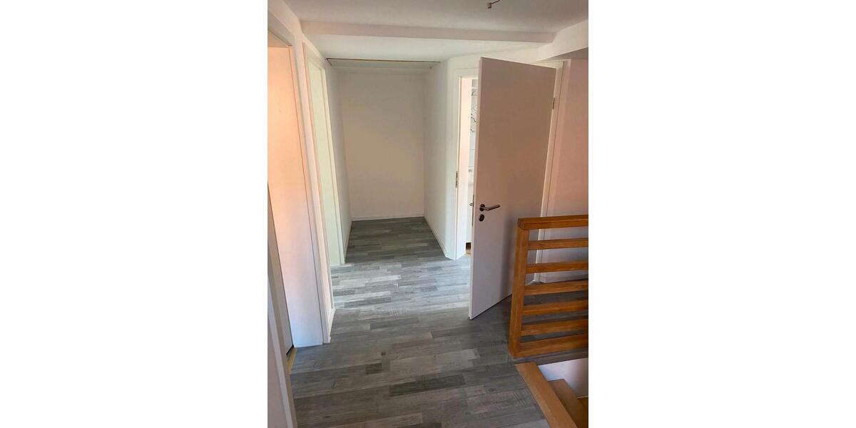 Etagenwohnung Rottenburg am Neckar - 4 Zimmer, 60 m&sup2;, 700&euro; | Angebot:25942981